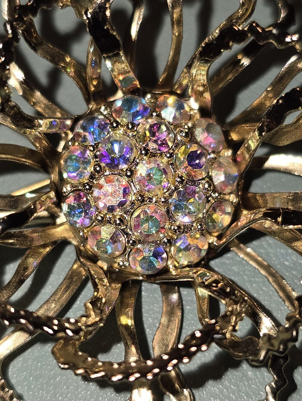 Vintage Sarah Coventry Large Iridescent Rhinestone/Gold Tone Brooch - Circa 1970 - Picture 6 of 8